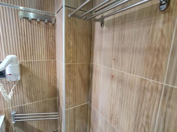 Hotel TossaMar : photo 3 de la chambre chambre familiale avec baignoire