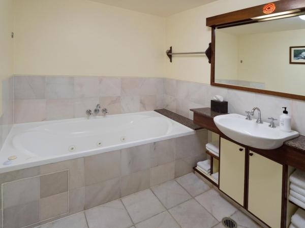 Beach Hotel Resort : photo 4 de la chambre suite lit king-size classique avec vue sur mer