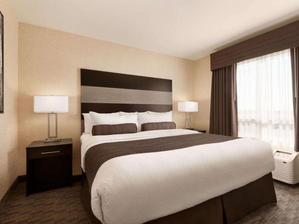 Days Inn by Wyndham Saskatoon : photo 3 de la chambre suite exécutive