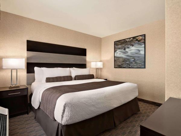 Days Inn by Wyndham Saskatoon : photo 5 de la chambre suite exécutive