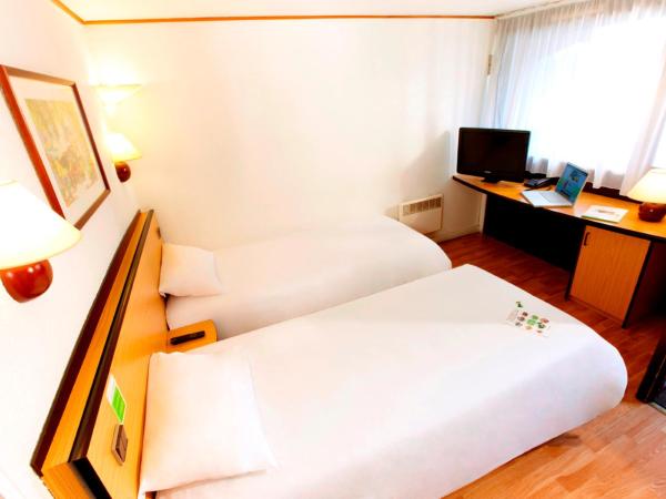 Campanile Epernay - Dizy 51530 : photo 1 de la chambre chambre lits jumeaux
