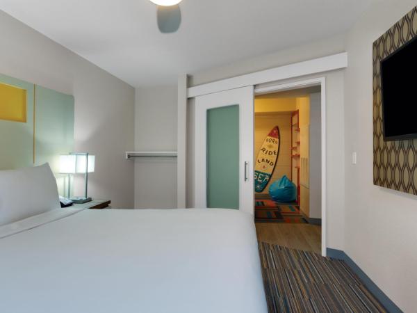 Holiday Inn Resort Orlando Suites - Waterpark, an IHG Hotel : photo 5 de la chambre suite familiale 3 chambres lit king-size 