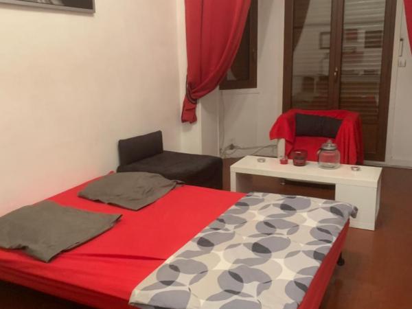 Chambres dans guest house Centre ville : photo 2 de la chambre chambre double avec salle de bains commune