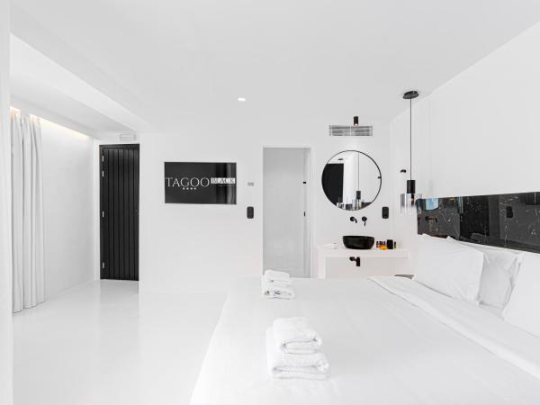 Tagoo Black Mykonos : photo 7 de la chambre hébergement double Économique avec piscine troglodyte privée