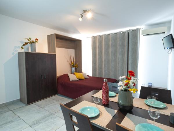 La Ciotat Le Saint Estève : photo 2 de la chambre studio avec terrasse