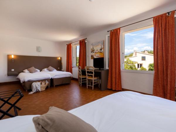 Hôtel Les Lentisques : photo 3 de la chambre chambre triple