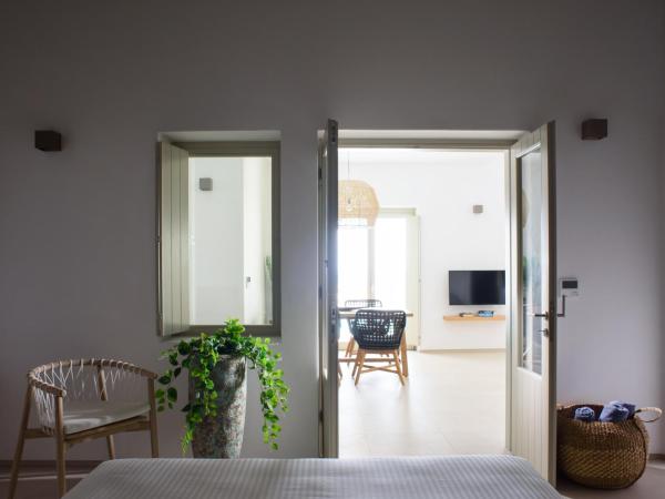 Este Luxury Suites : photo 10 de la chambre suite senior 2 chambres avec piscine troglodyte privée - vue sur mer