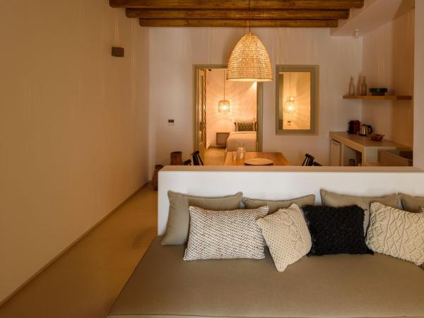 Este Luxury Suites : photo 10 de la chambre suite junior avec bain à remous - vue sur mer