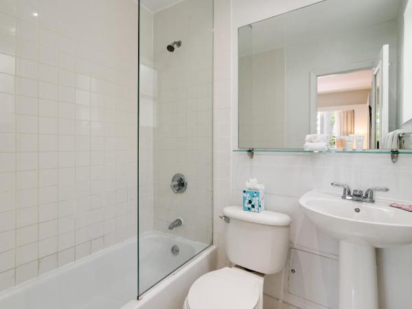 Crest Hotel Suites : photo 5 de la chambre chambre lit king-size standard