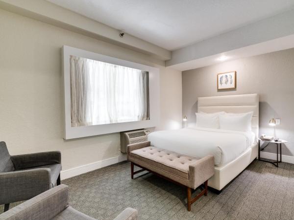 Crest Hotel Suites : photo 2 de la chambre suite 1 chambre accessible aux personnes à mobilité réduite