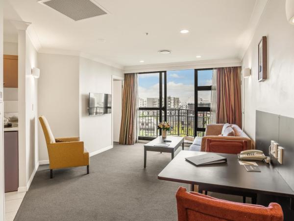 Parkside Hotel & Apartments : photo 2 de la chambre suite exécutive avec bain à remous