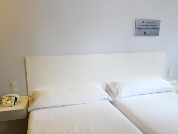 Hotel Alda San Bieito : photo 4 de la chambre chambre double avec balcon