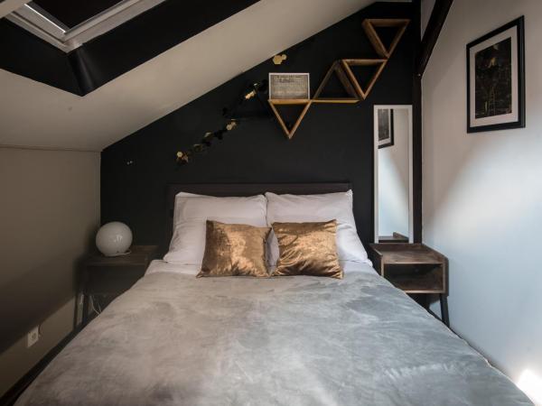 Brix Hostel : photo 1 de la chambre chambre double avec salle de bains privative