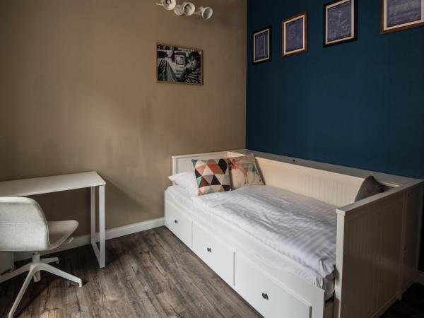 Brix Hostel : photo 3 de la chambre chambre double standard avec salle de bains commune