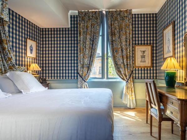 Café de Paris : photo 3 de la chambre suite - vue sur ville