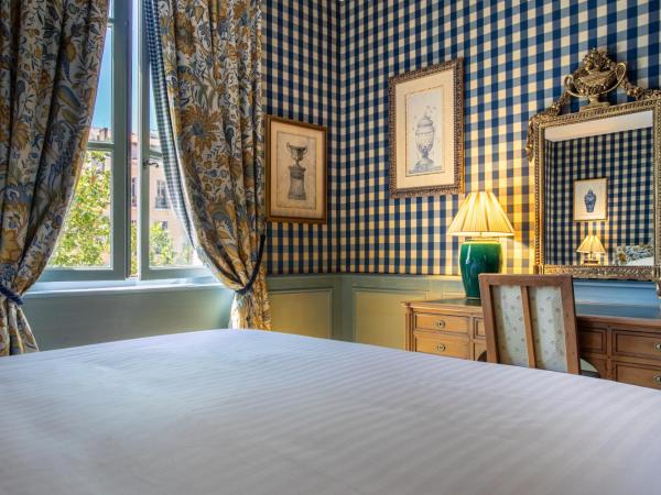 Café de Paris : photo 1 de la chambre suite - vue sur ville