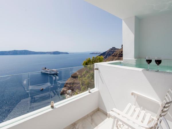 Villa Renos Hotel : photo 5 de la chambre suite junior avec bain à remous - vue sur caldeira