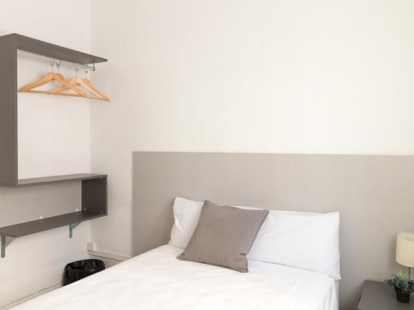 Pensión Arias : photo 1 de la chambre chambre simple