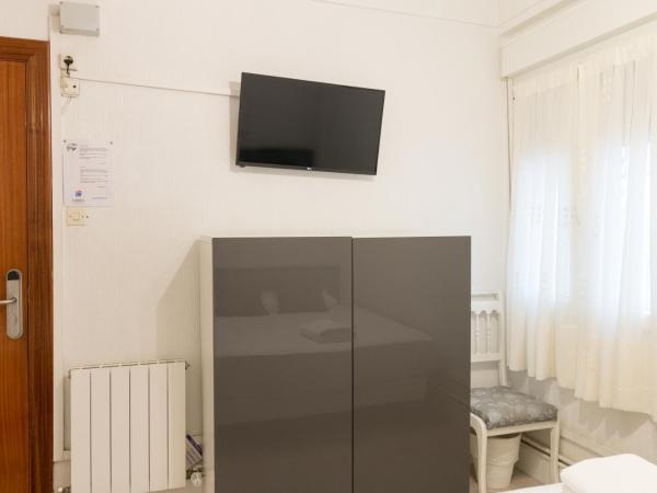 Pensión Arias : photo 1 de la chambre chambre lits jumeaux