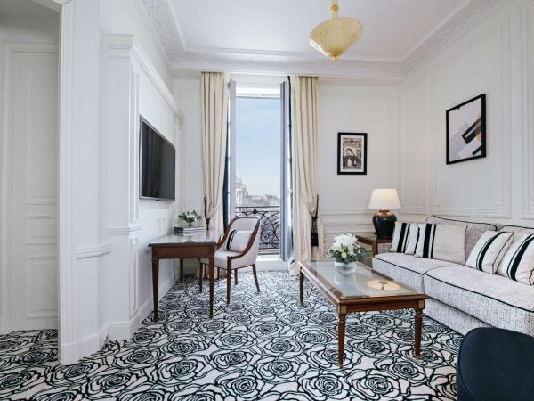 Hôtel du Palais Biarritz, in The Unbound Collection by Hyatt : photo 4 de la chambre suite familiale 2 chambres