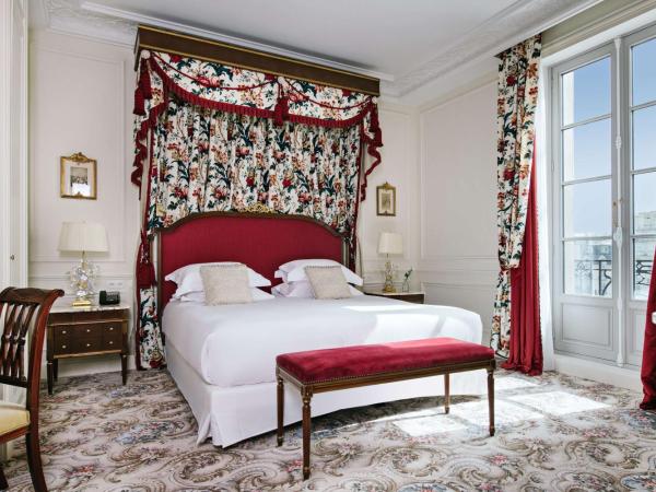 Hôtel du Palais Biarritz, in The Unbound Collection by Hyatt : photo 1 de la chambre suite impériale