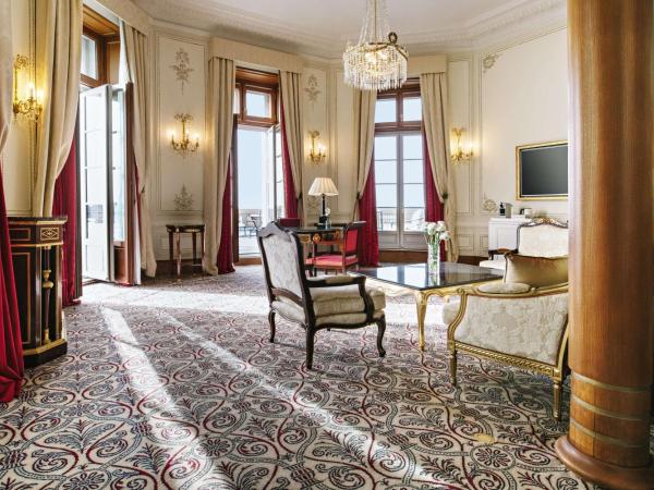 Hôtel du Palais Biarritz, in The Unbound Collection by Hyatt : photo 5 de la chambre suite royale