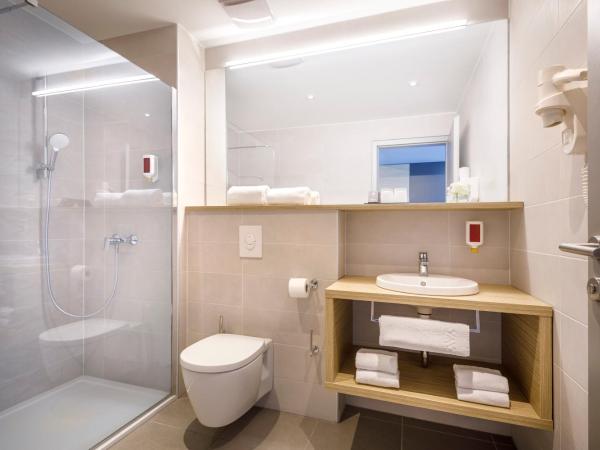 Hotel Ičići - Liburnia : photo 8 de la chambre chambre familiale supérieure avec balcon - vue sur mer