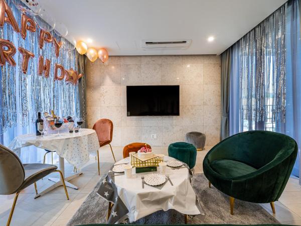 Hotel RU136 : photo 2 de la chambre suite