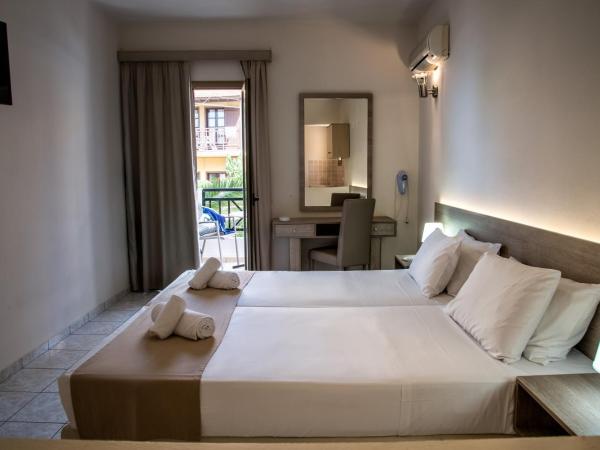Porto Greco Village Beach Hotel : photo 6 de la chambre chambre double standard