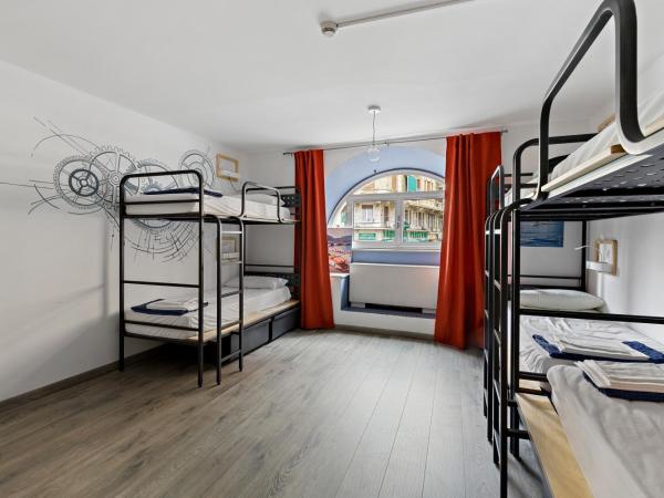 Ostello Bello Genova : photo 5 de la chambre lit dans dortoir 6 lits