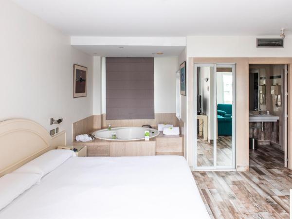 Hotel Palacio del Mar : photo 5 de la chambre suite avec baignoire spa