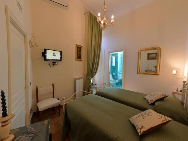 B&B Residenza Via Dei Mille : photo 4 de la chambre chambre double