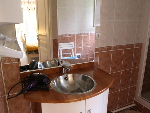 Au Coeur Des Vignes : photo 3 de la chambre chambre double avec salle de bains privative