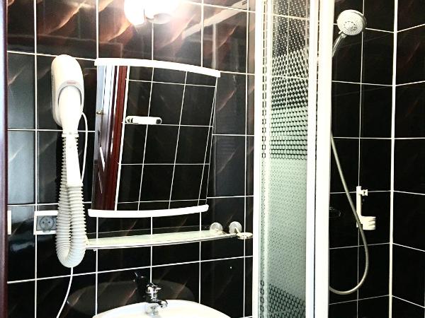 Hotel Leopolis : photo 4 de la chambre chambre simple Économique