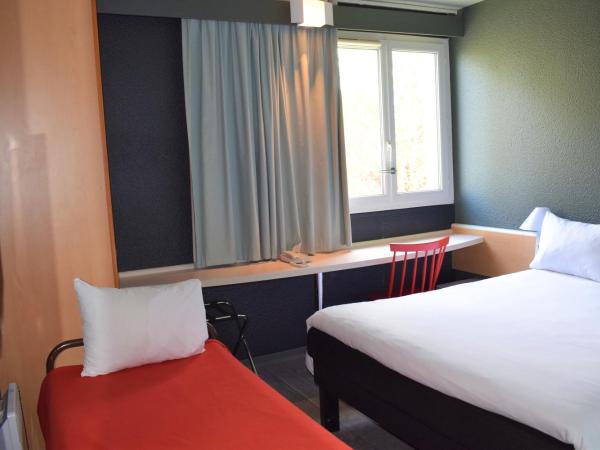 ibis Chartres Ouest Luce : photo 6 de la chambre chambre double avec lit d'appoint