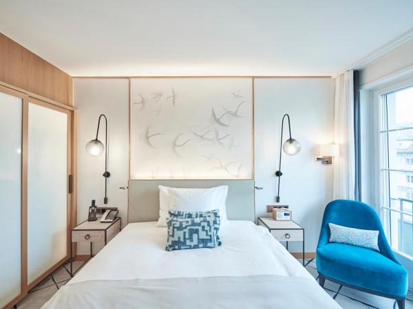Storchen Zürich - Lifestyle boutique Hotel : photo 4 de la chambre chambre lit queen-size - côté rivière