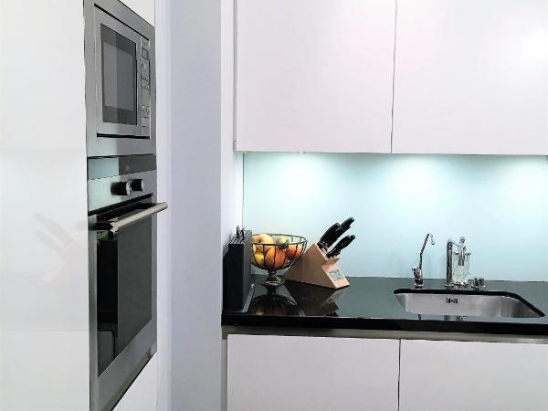 MONDRIAN Luxury Suites & Apartments Old Town : photo 10 de la chambre penthouse deluxe 2 chambres avec vue sur la place du marché