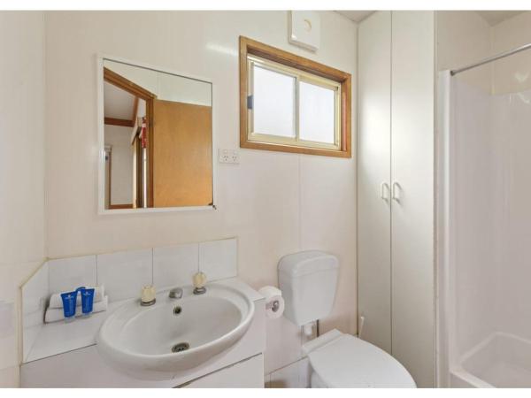 Discovery Parks - Adelaide Beachfront : photo 7 de la chambre standard 2-bedroom cabin - sleeps 6 (pet friendly)