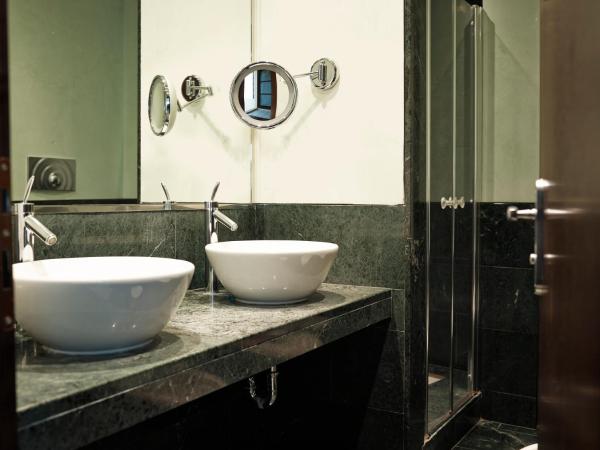 Grand Hotel De La Ville : photo 3 de la chambre chambre double