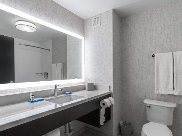 Holiday Inn Express Hotel & Suites Saskatoon, an IHG Hotel : photo 2 de la chambre chambre standard