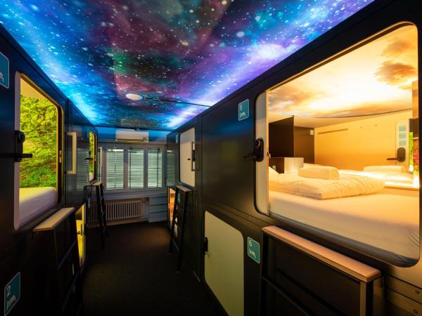 Capsule Hotel - theLAB : photo 6 de la chambre capsule suisse