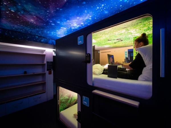 Capsule Hotel - theLAB : photo 9 de la chambre capsule suisse