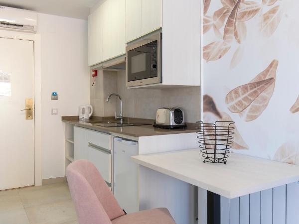 Aparthotel BCL Levante Beach : photo 4 de la chambre studio avec balcon