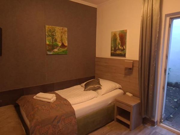 Hotel Cara Vita Cologne : photo 1 de la chambre chambre simple avec terrasse