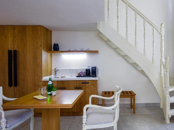 Thalassa Boutique Hotel : photo 4 de la chambre suite en duplex - vue sur piscine