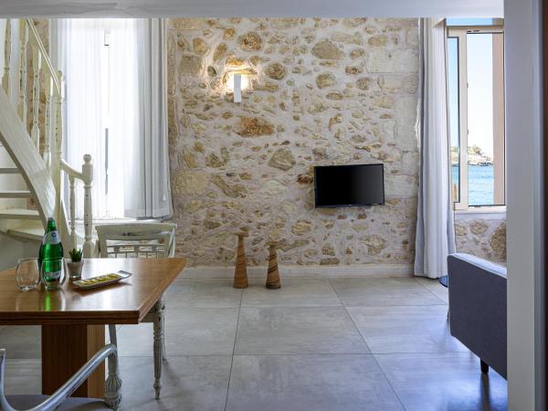 Thalassa Boutique Hotel : photo 5 de la chambre suite en duplex - vue latérale sur mer