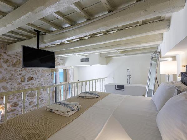 Thalassa Boutique Hotel : photo 1 de la chambre suite en duplex - vue latérale sur mer