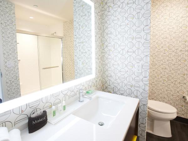 Holiday Inn Louisville Downtown , an IHG Hotel : photo 4 de la chambre chambre lit king-size premium