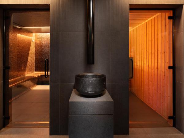 Eurostars Aliados : photo 9 de la chambre chambre double deluxe avec accès au spa - vue sur aliados