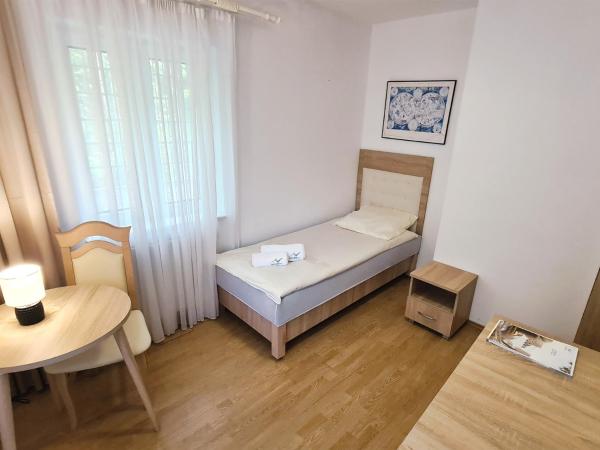 Stokrotka Natura Tour : photo 1 de la chambre chambre simple avec salle de bains privative